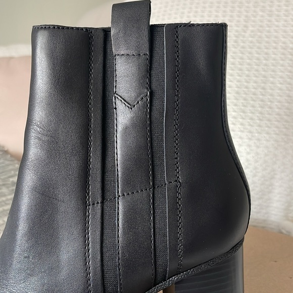 👢 CLARKS Mable Easy black leather boot, size 9 1/2. - Picture 10 of 16